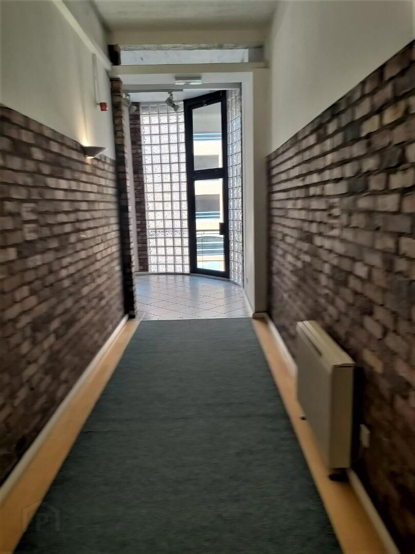 101 Somerset Studios, Marcus Ward Street 2 of 14