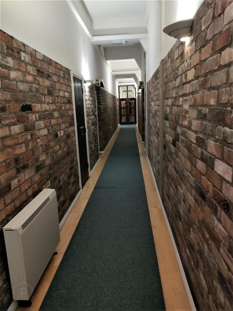 101 Somerset Studios, Marcus Ward Street 3 of 14