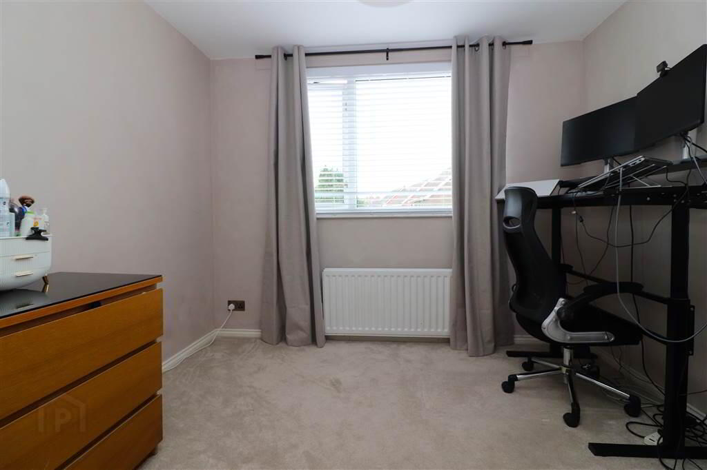4 Cairnmore Drive 8 of 10