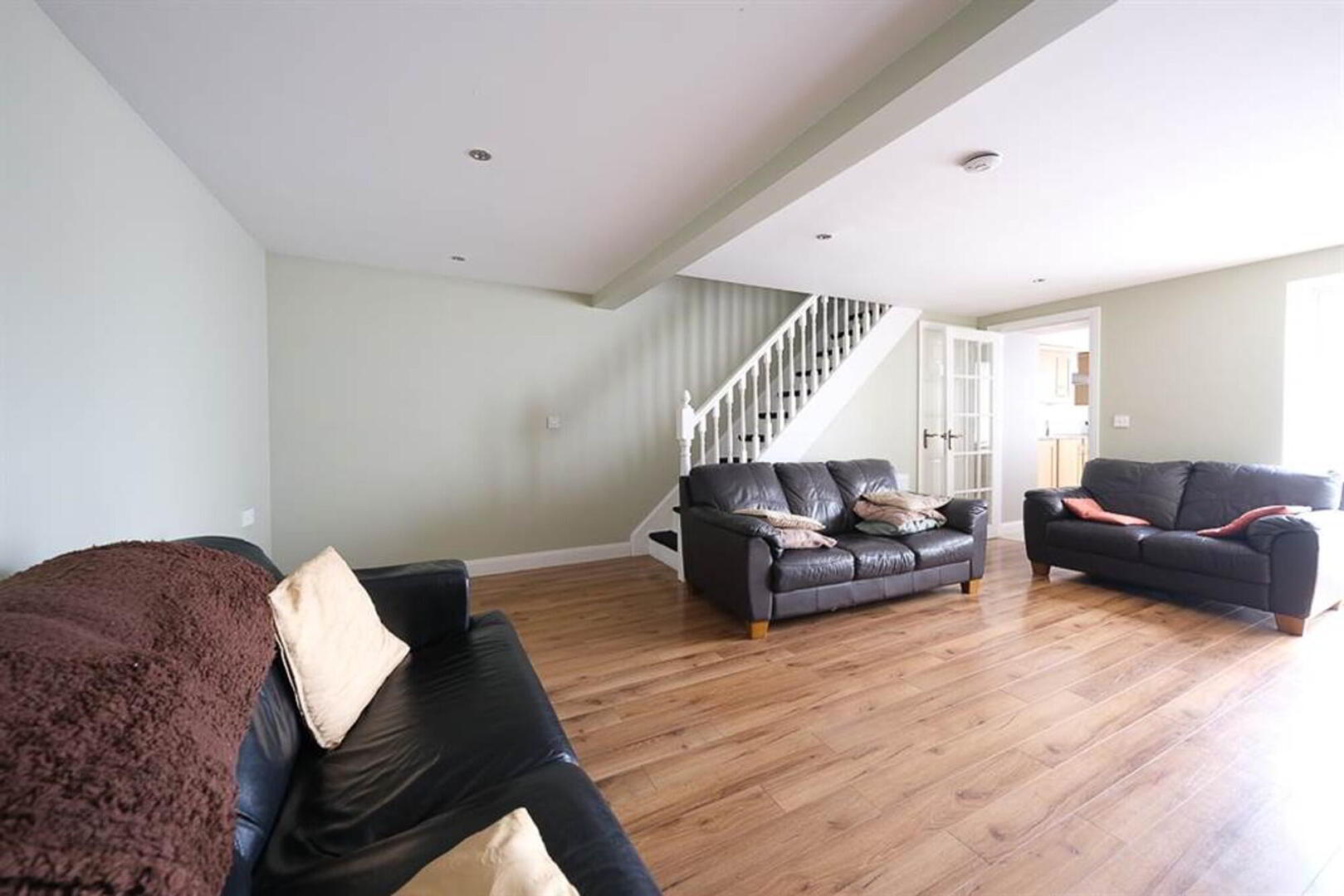 16 Stonard Street 4 of 12