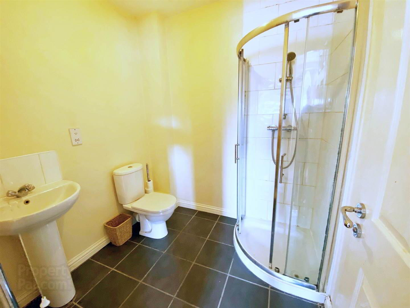 36 Ashley Courtyard, 1a Fane Street 9 of 11