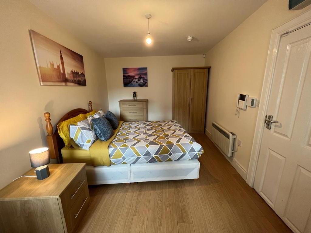 Lisburn Road, Room 1 4 of 12