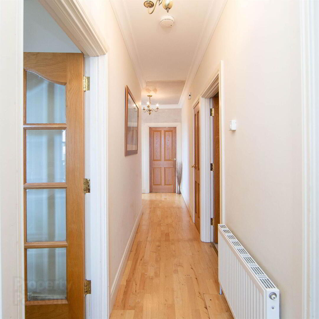 67a Warren Road 5 of 12