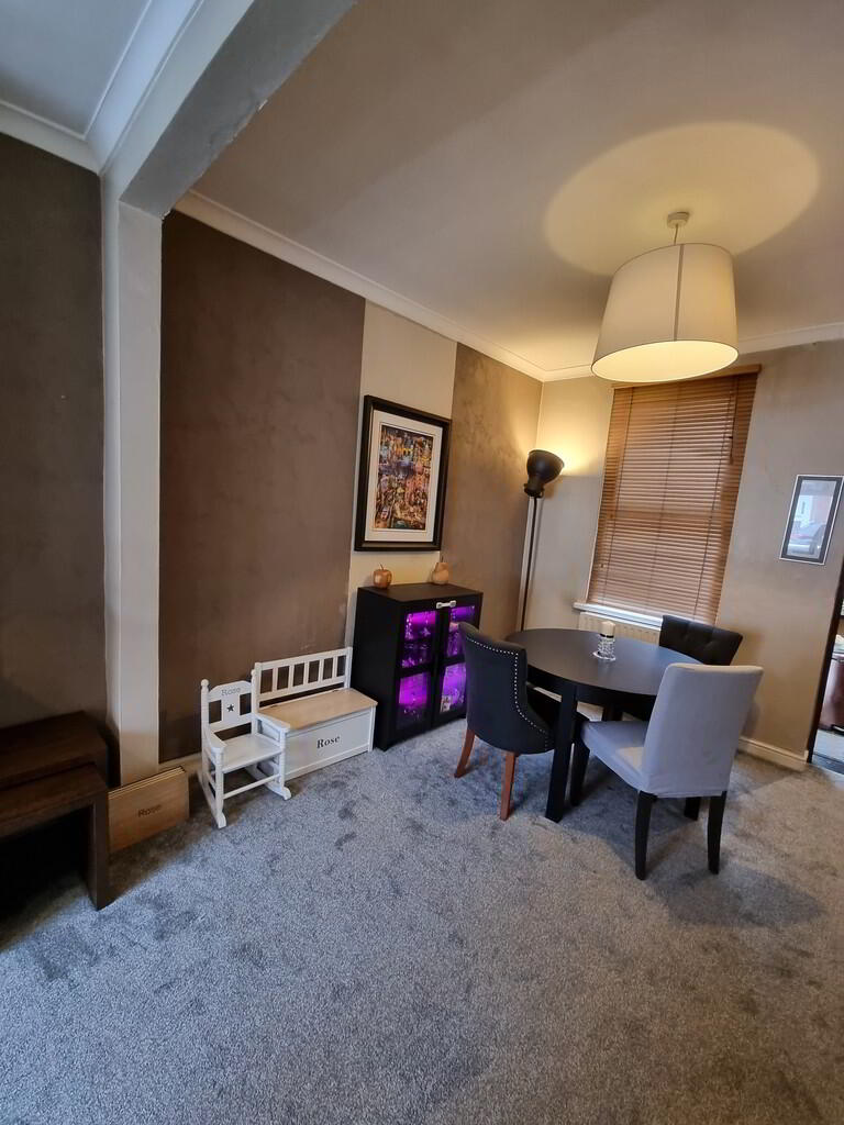 58 Surrey Street 5 of 11