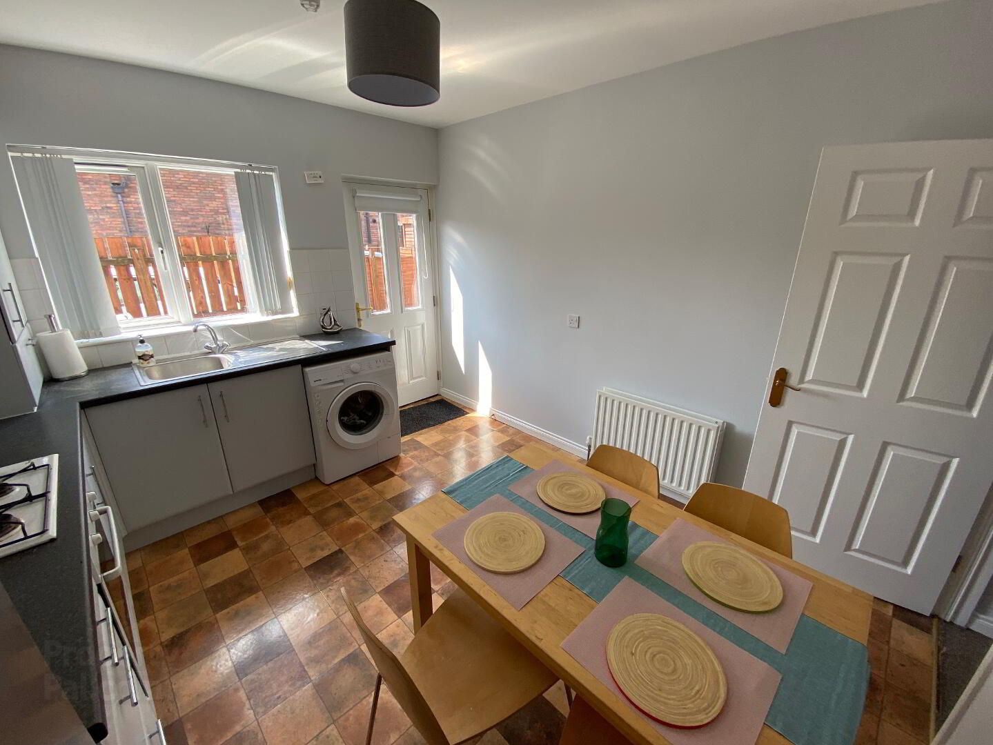 Kingscourt Avenue 12 of 16