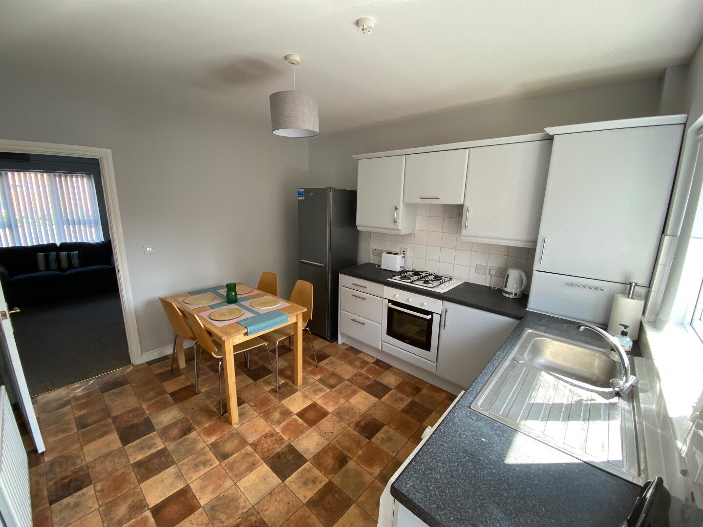 Kingscourt Avenue 13 of 16