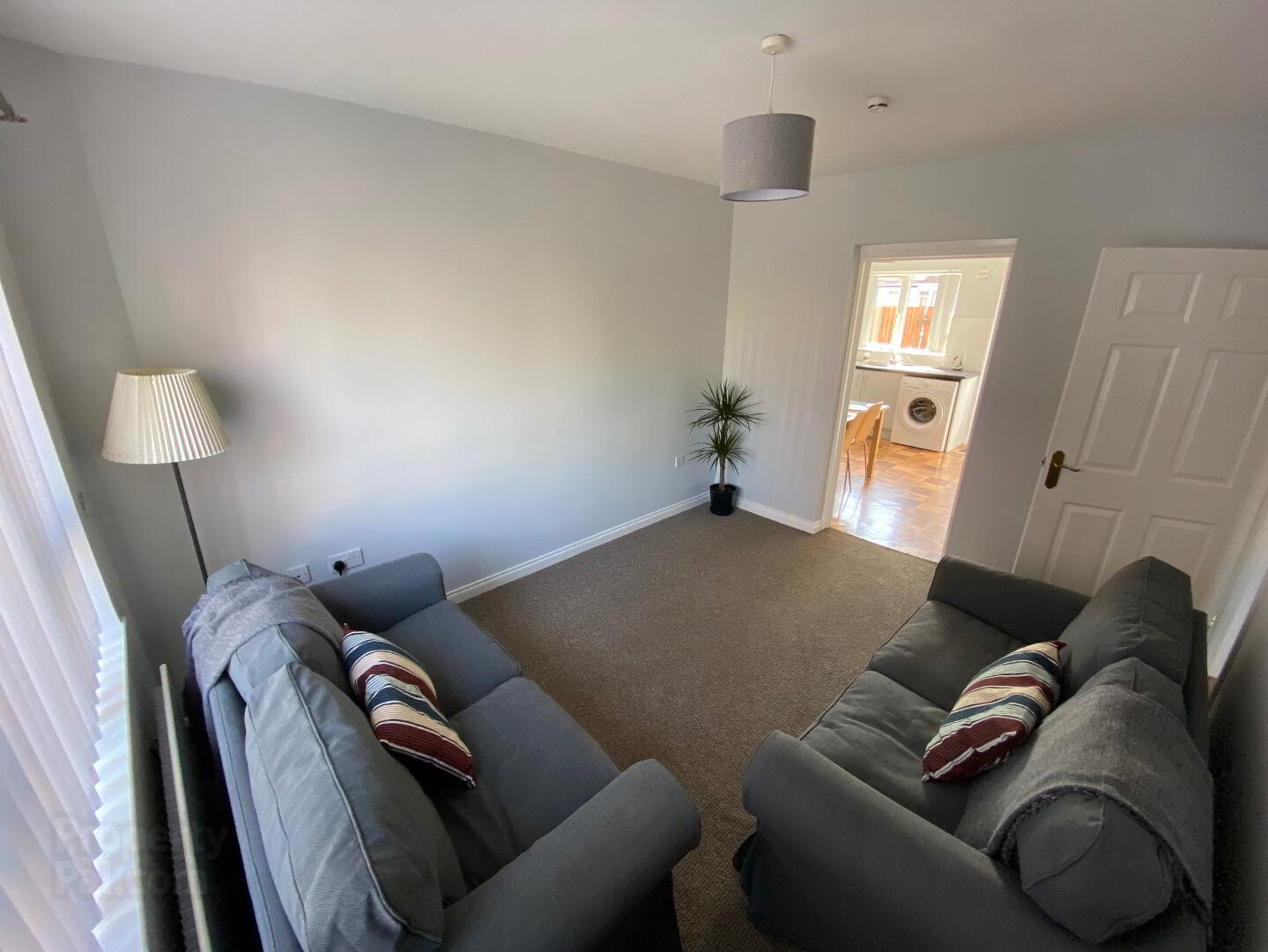 Kingscourt Avenue 4 of 16