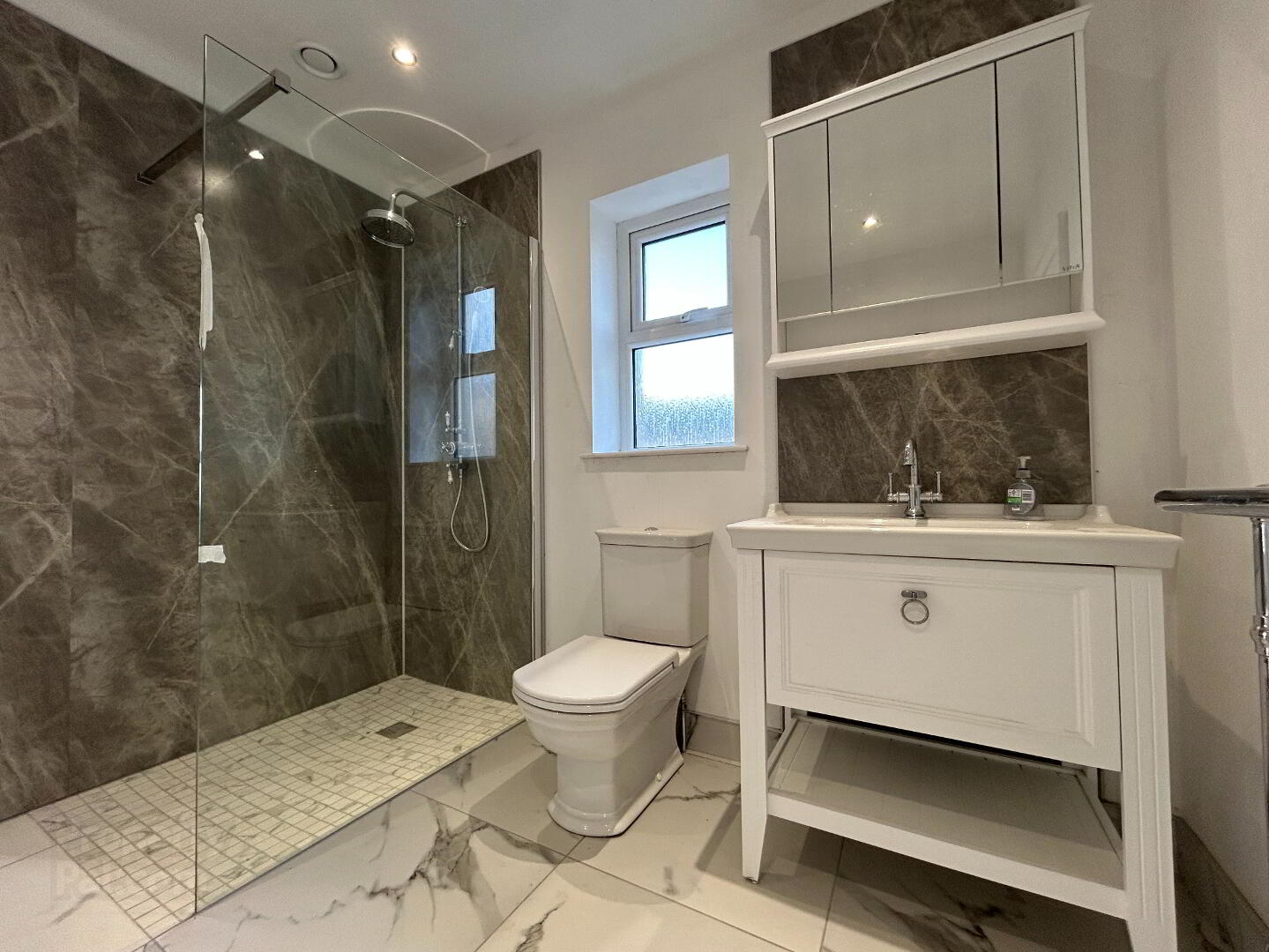New Build & Double Garage, 108a Whitesides Road 26 of 45
