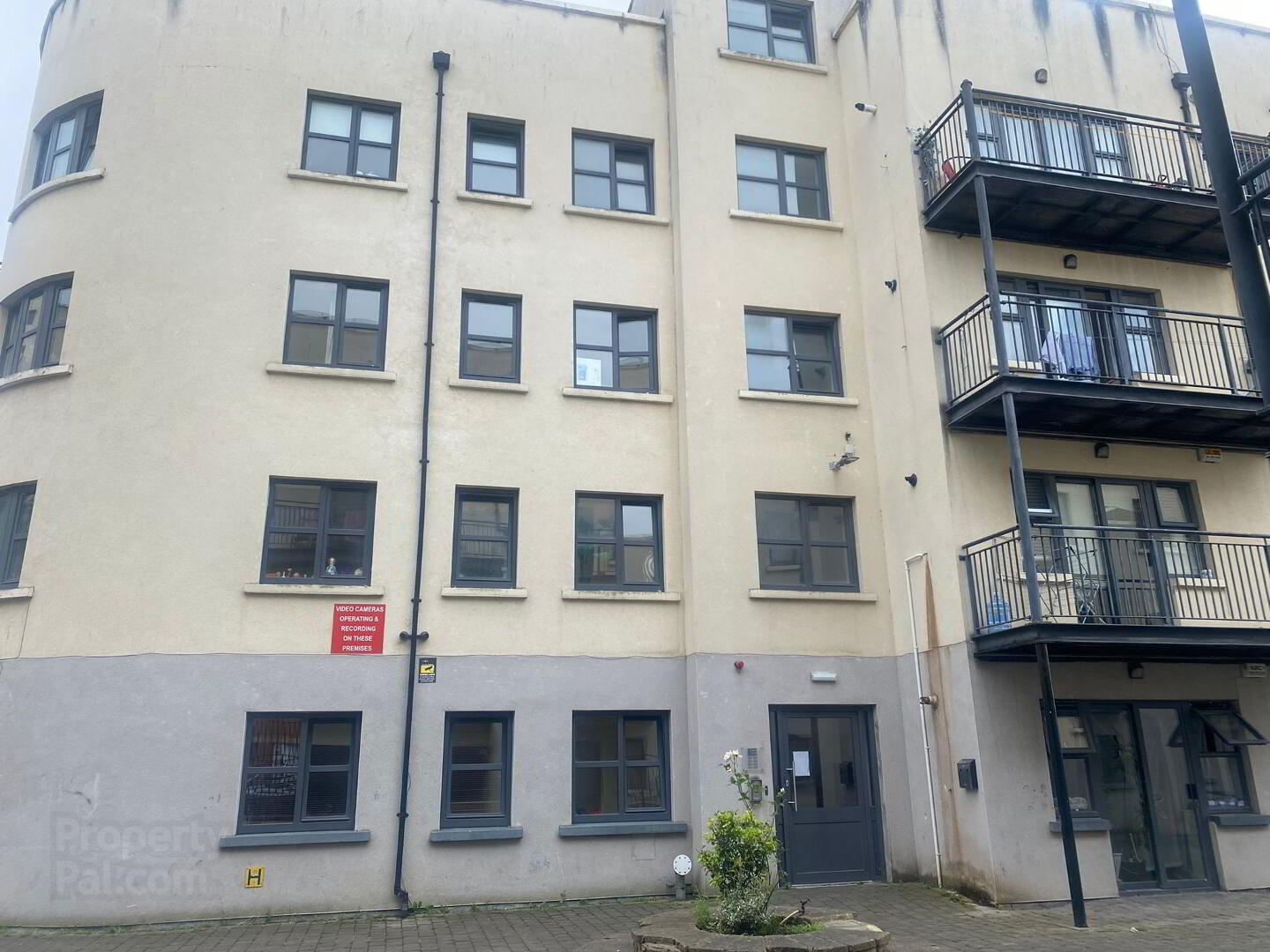 305 An TSean Mhargadh, Block E
