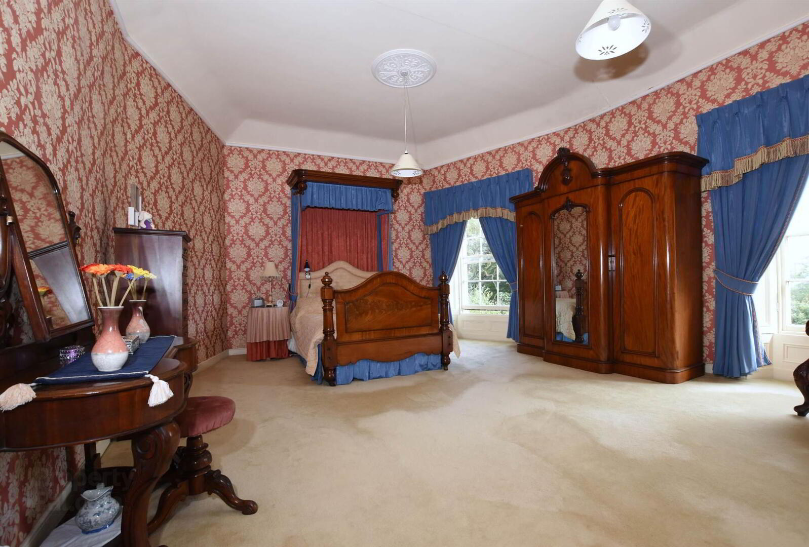 St John's House, 65 Point Road 26 of 52