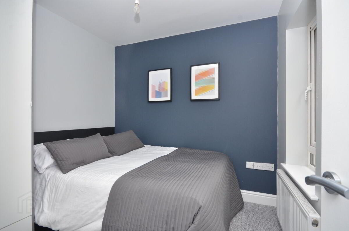 Apt 2, 110 Wellesley Avenue 7 of 9