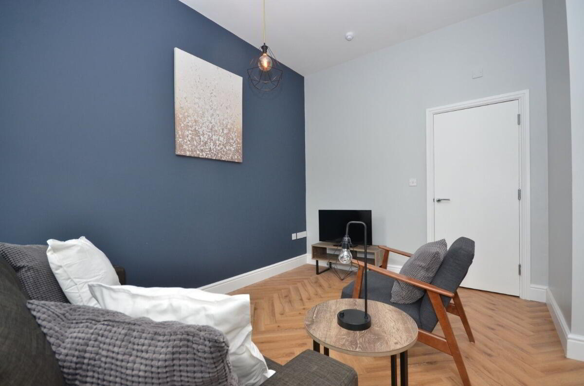Apt 2, 110 Wellesley Avenue 8 of 9