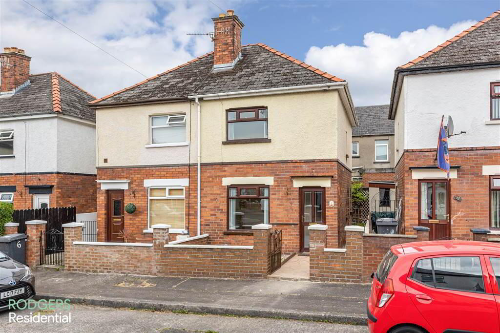 8 Dunraven Crescent