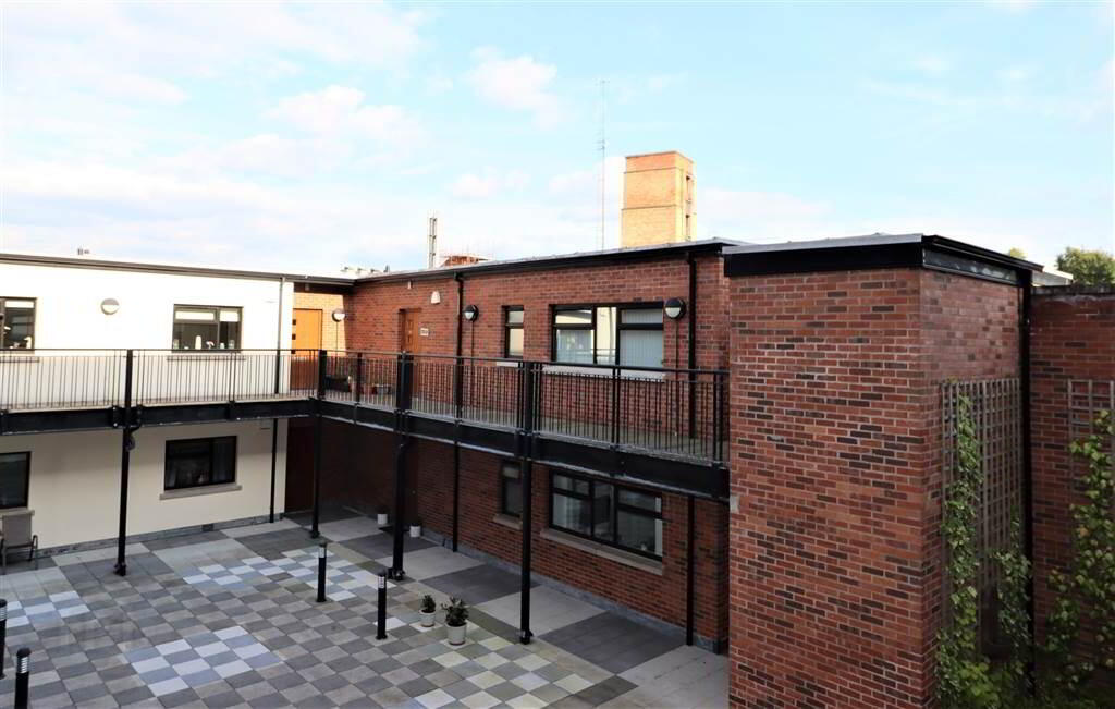 18 The Wallace Apartments, 30 Wallace Avenue 18 of 20
