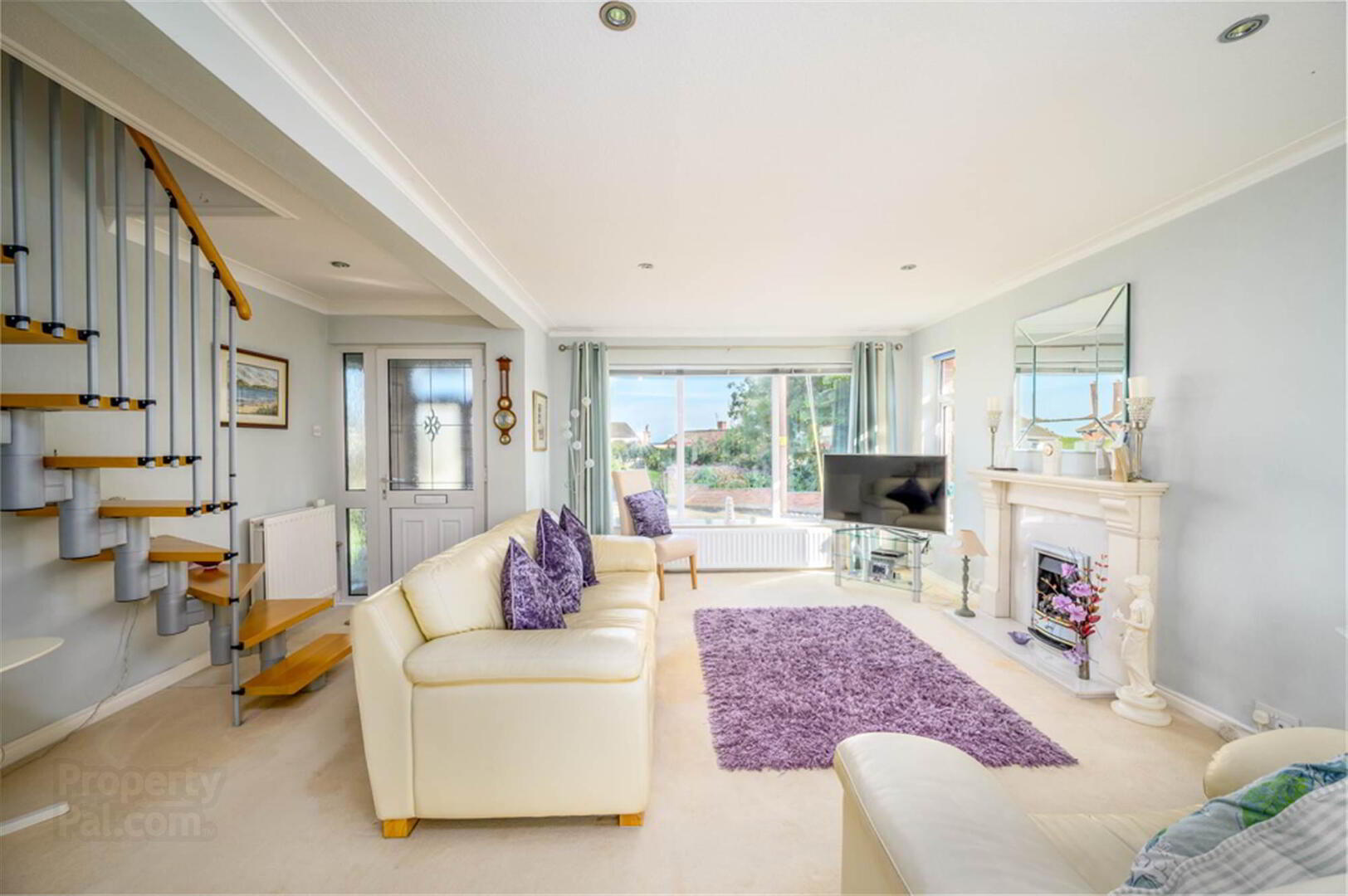 2 Leslie Hill Crescent 6 of 21