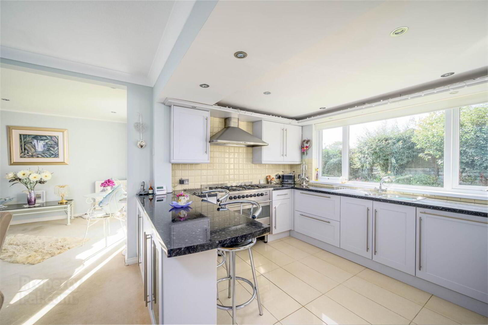 2 Leslie Hill Crescent 10 of 21