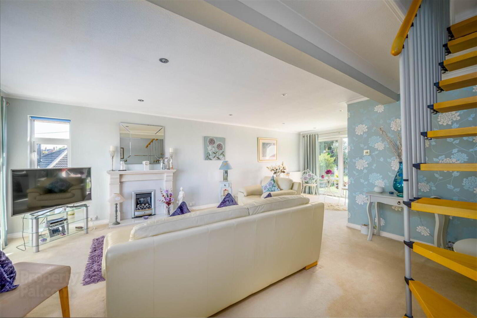 2 Leslie Hill Crescent 5 of 21