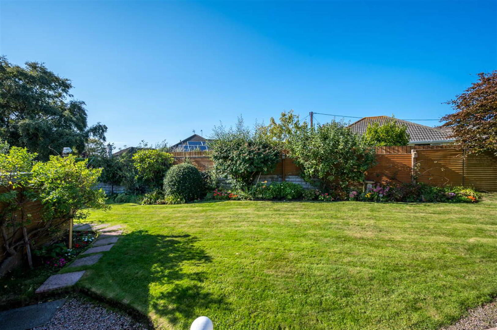 2 Leslie Hill Crescent 21 of 21