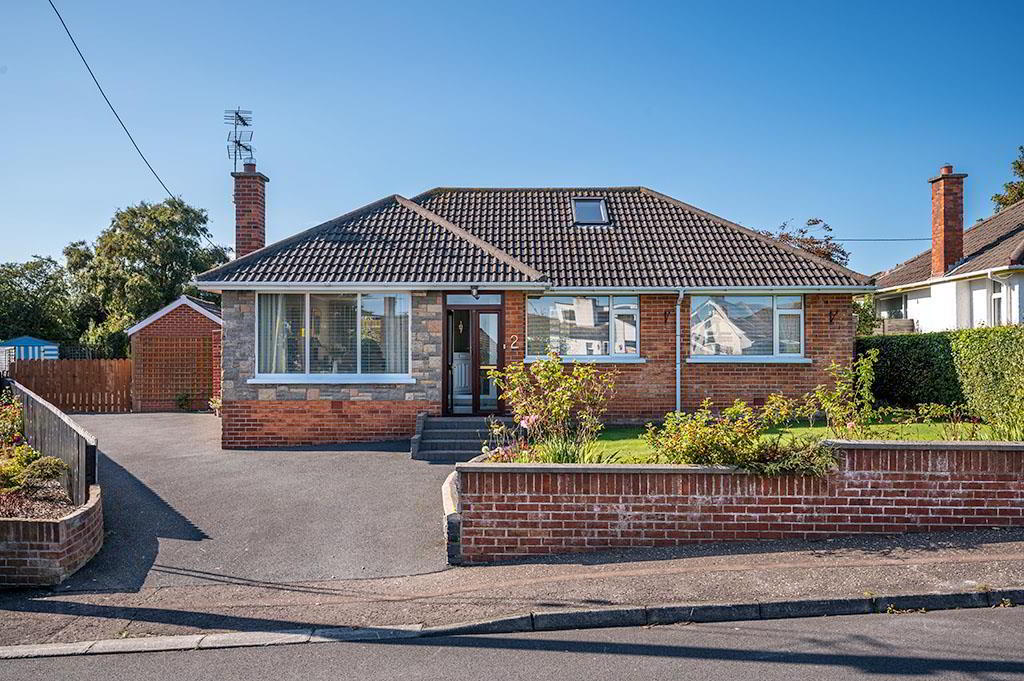 2 Leslie Hill Crescent 1 of 21