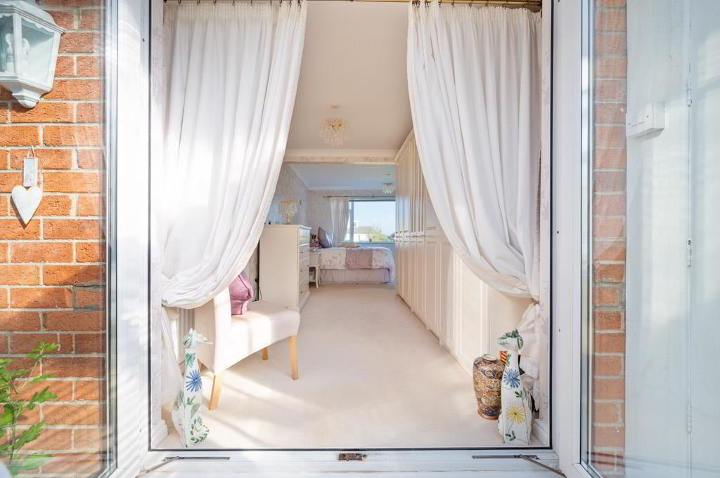 2 Leslie Hill Crescent 15 of 21