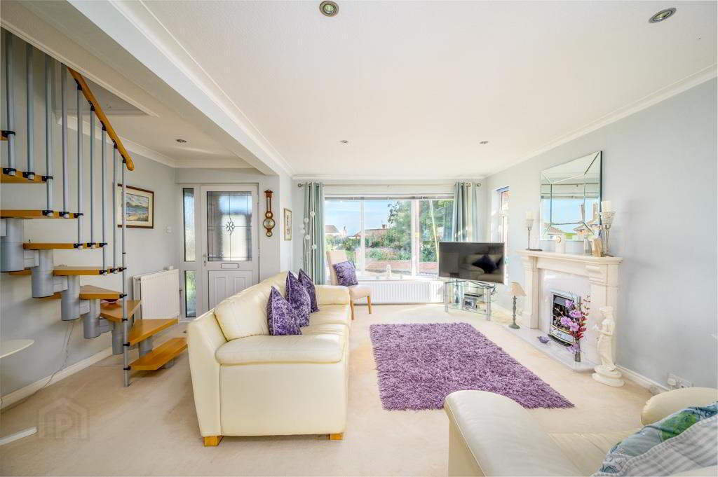 2 Leslie Hill Crescent 6 of 21