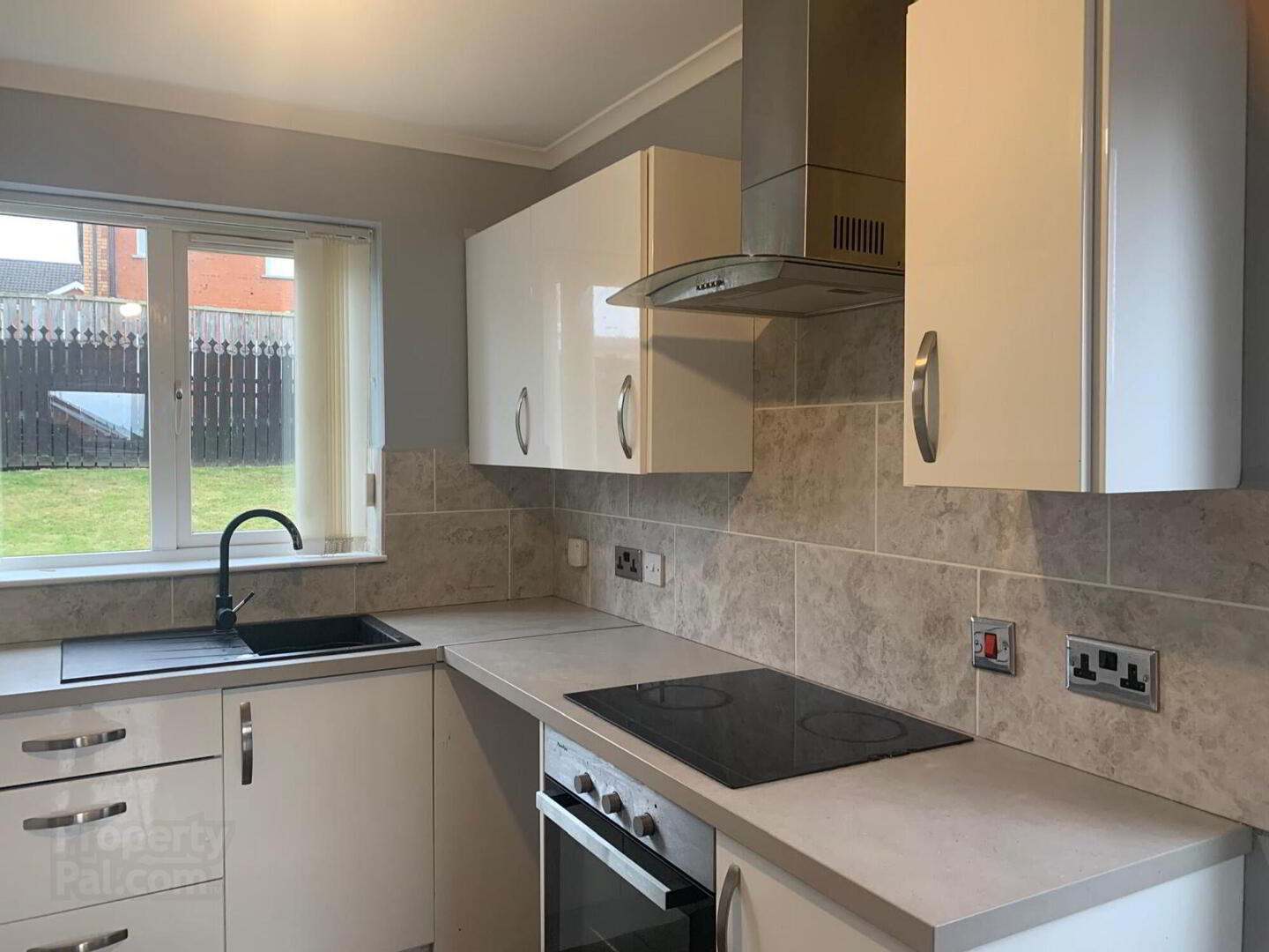 7 Canmore Street 6 of 12