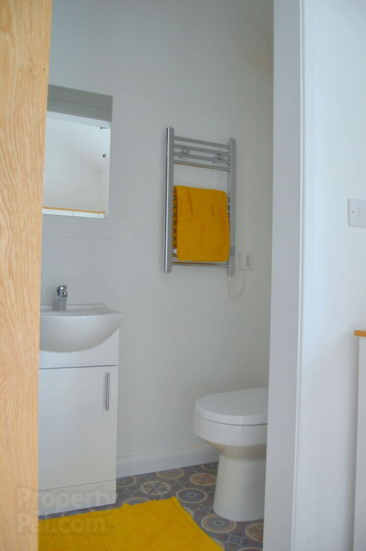 Unit 3, 66 Southwell Rd 7 of 9
