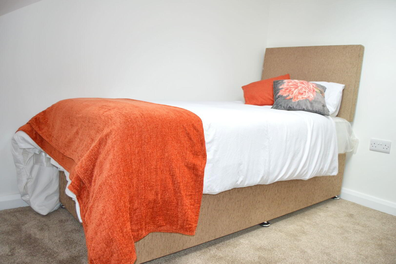 Unit 5, 66 Southwell Rd 5 of 14