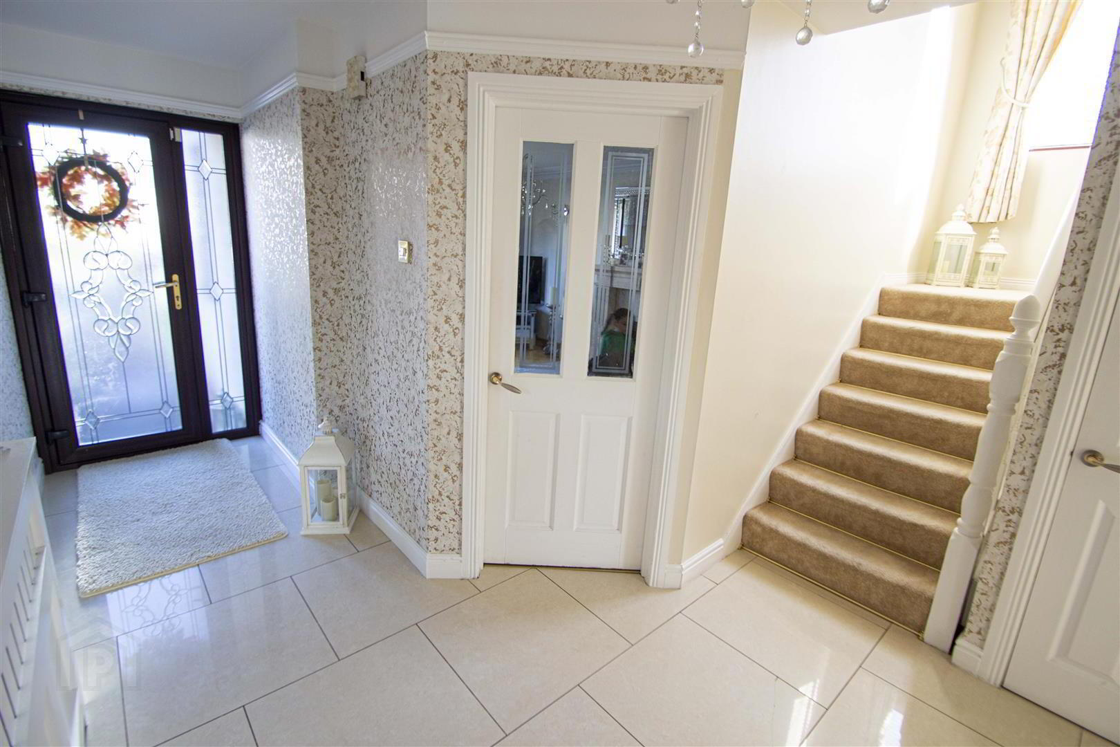 71 Garnock Hill 3 of 33