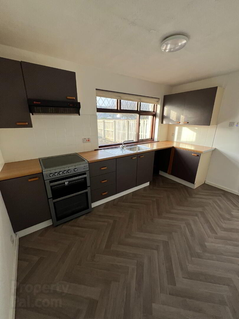 1 Meadowside 4 of 12