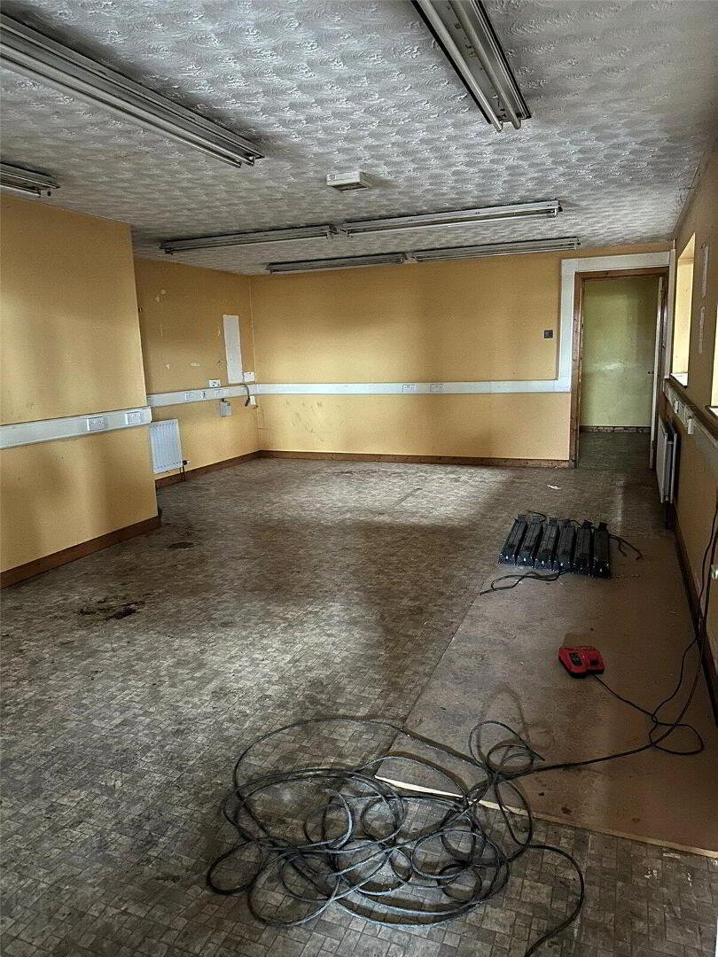 Unit 5 + 6, 14 Bellshill Road 9 of 9