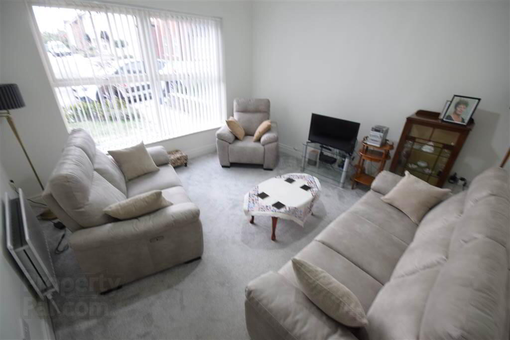 12 Helens Wood Place