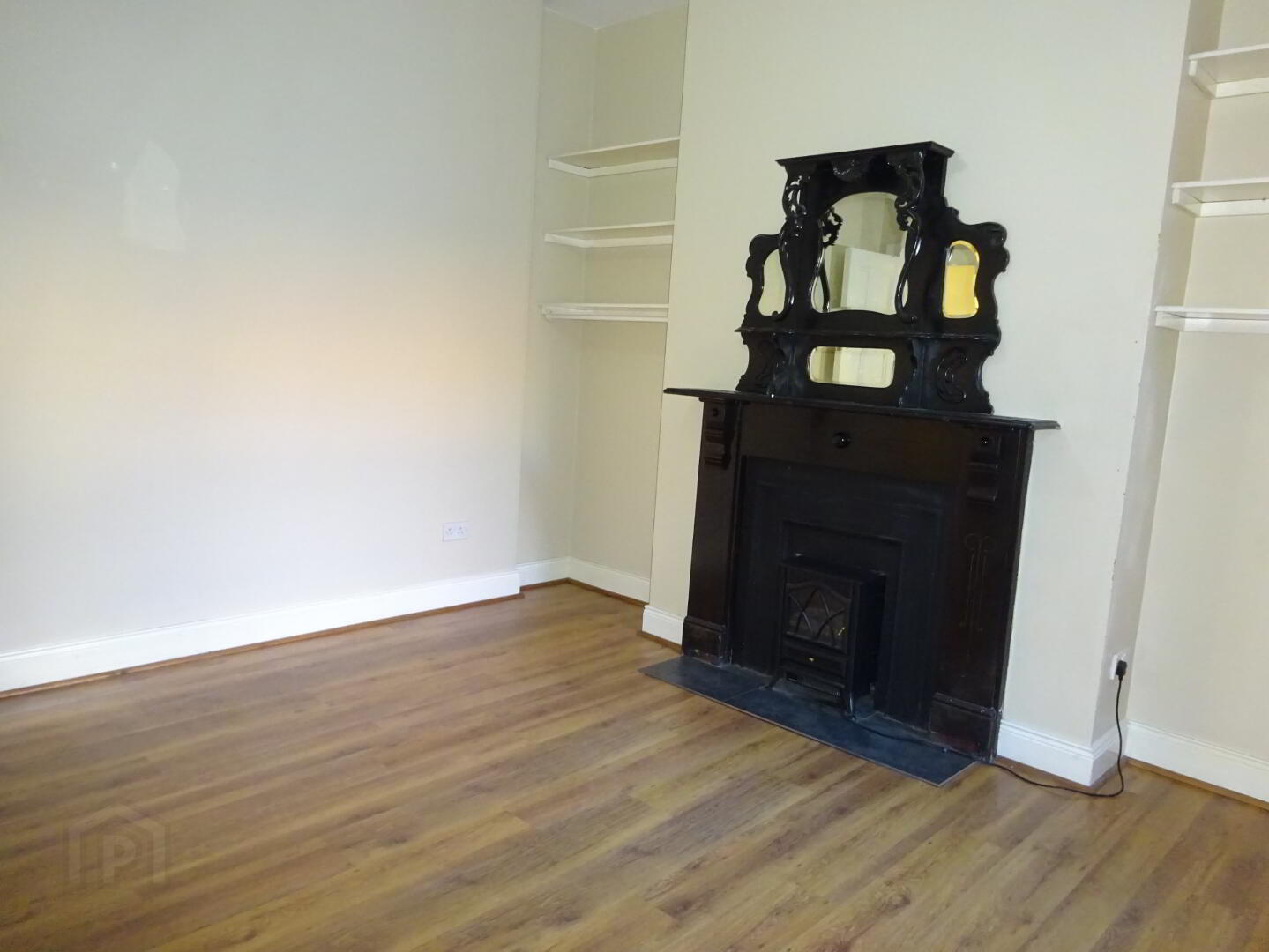 6 South Parade 3 of 22