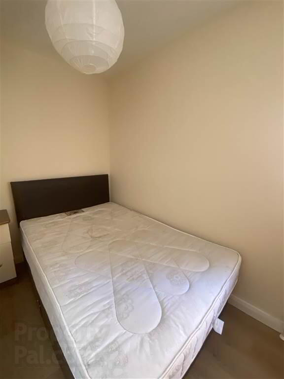 Flat 1, 78 Fitzroy Avenue 4 of 5