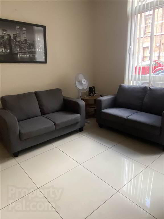 Flat 1, 78 Fitzroy Avenue 3 of 5