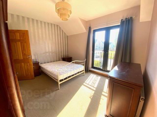 106 Butlers Wharf 2 of 11