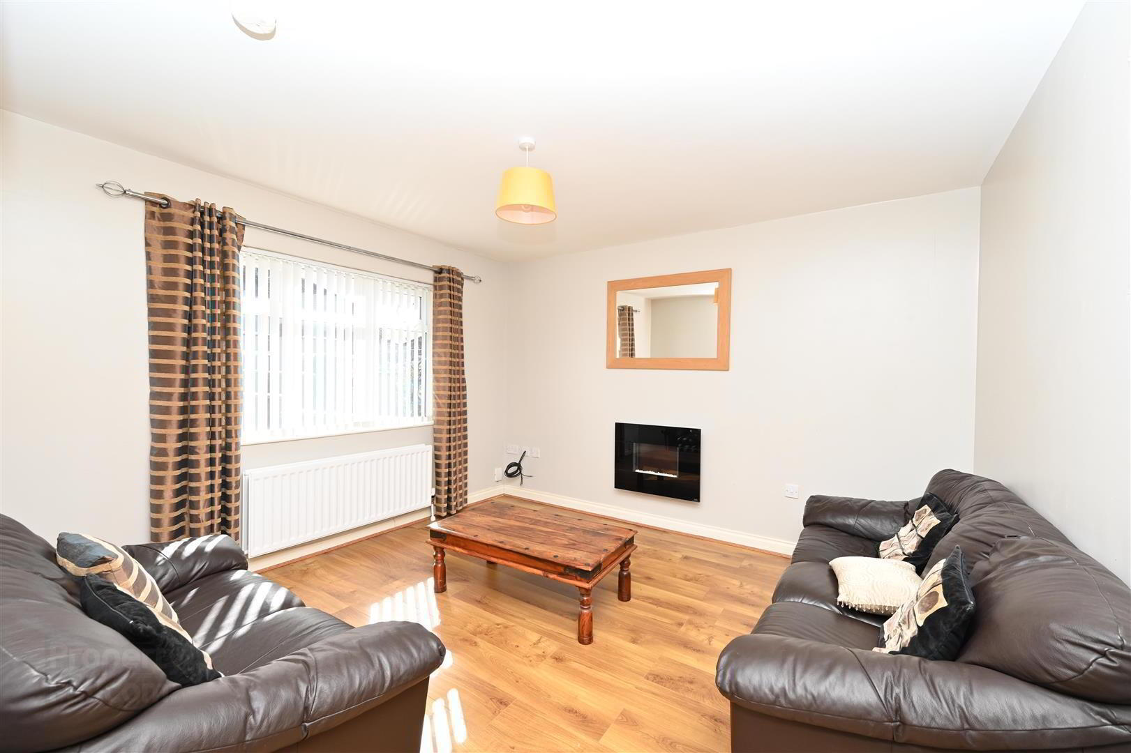 40a Glenholm Park 3 of 14