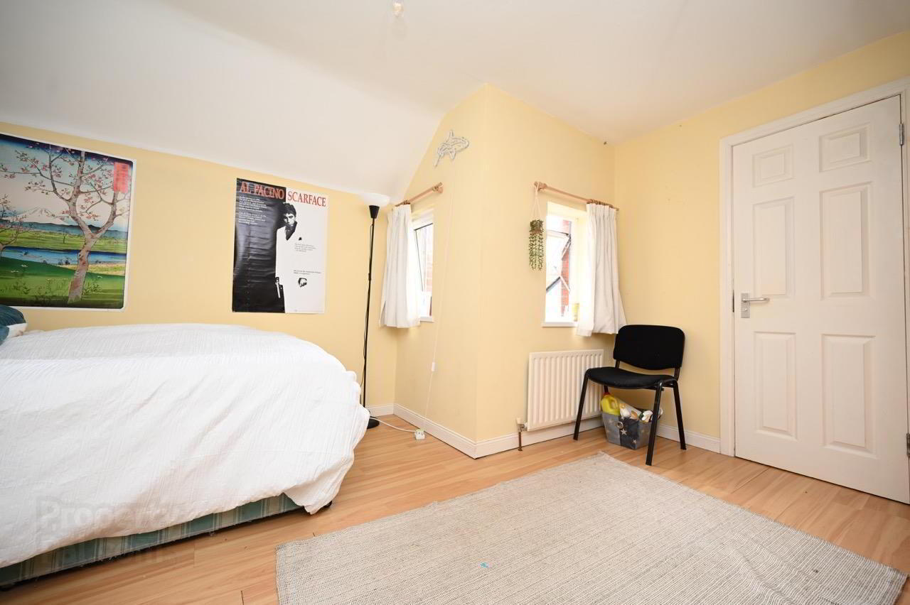 42 St. Ives Gardens 8 of 11