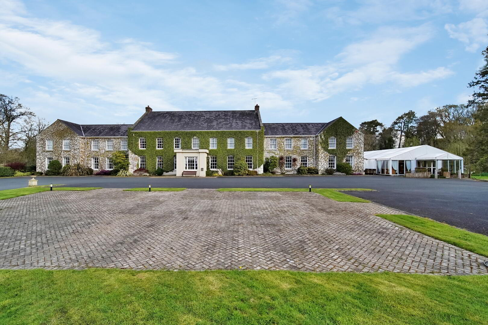 Tullylagan Country House Hotel, Tullylagan Road