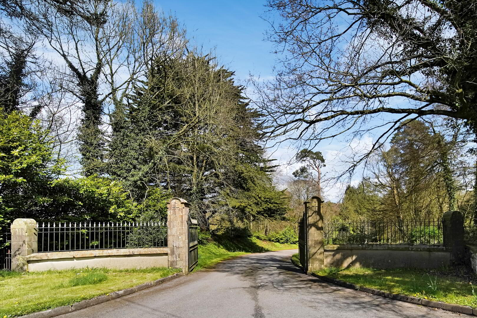 Tullylagan Country House Hotel, Tullylagan Road