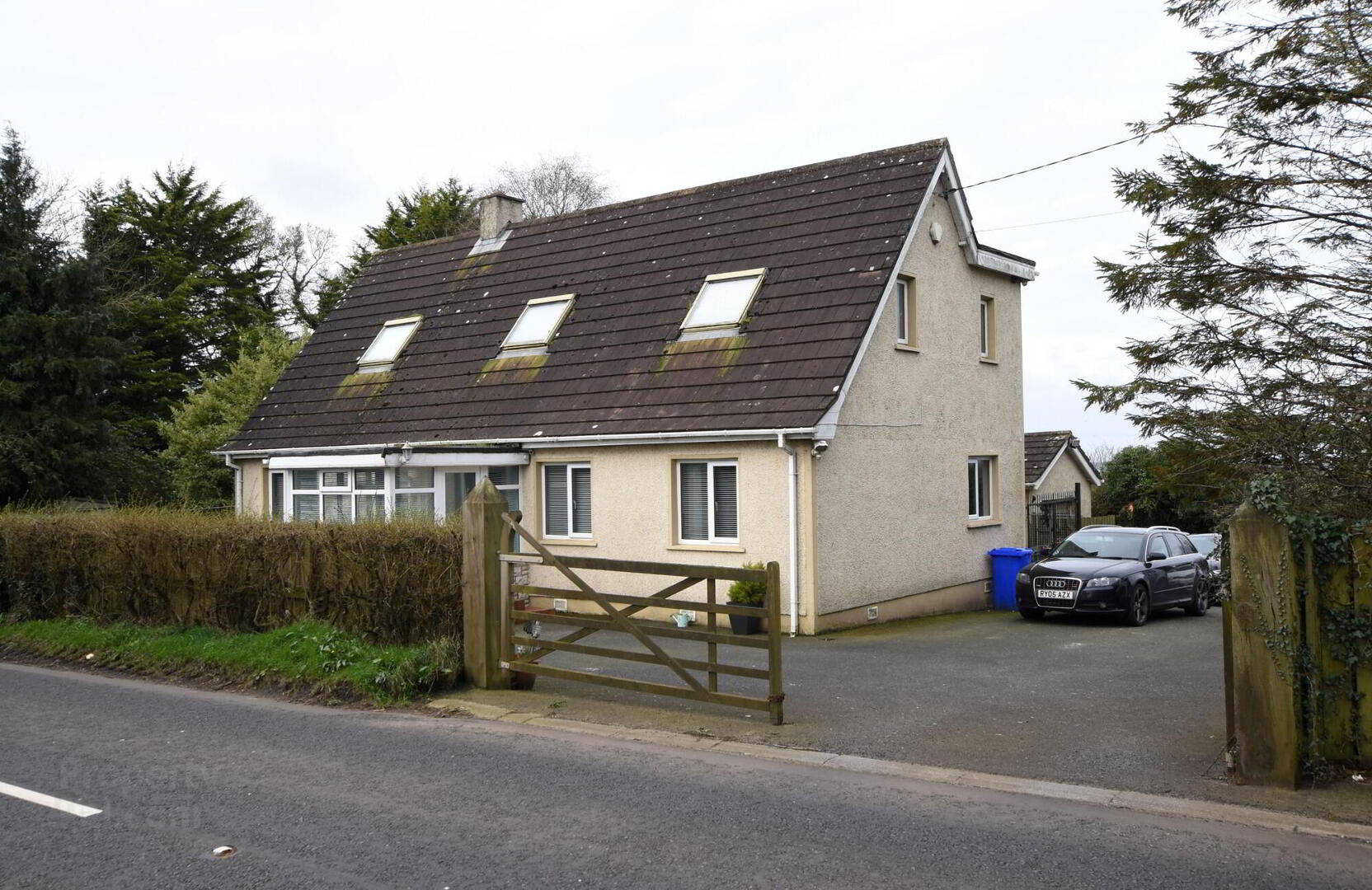 A House With FPP For Large Extension/ Annex, 75 Lurgan Road
