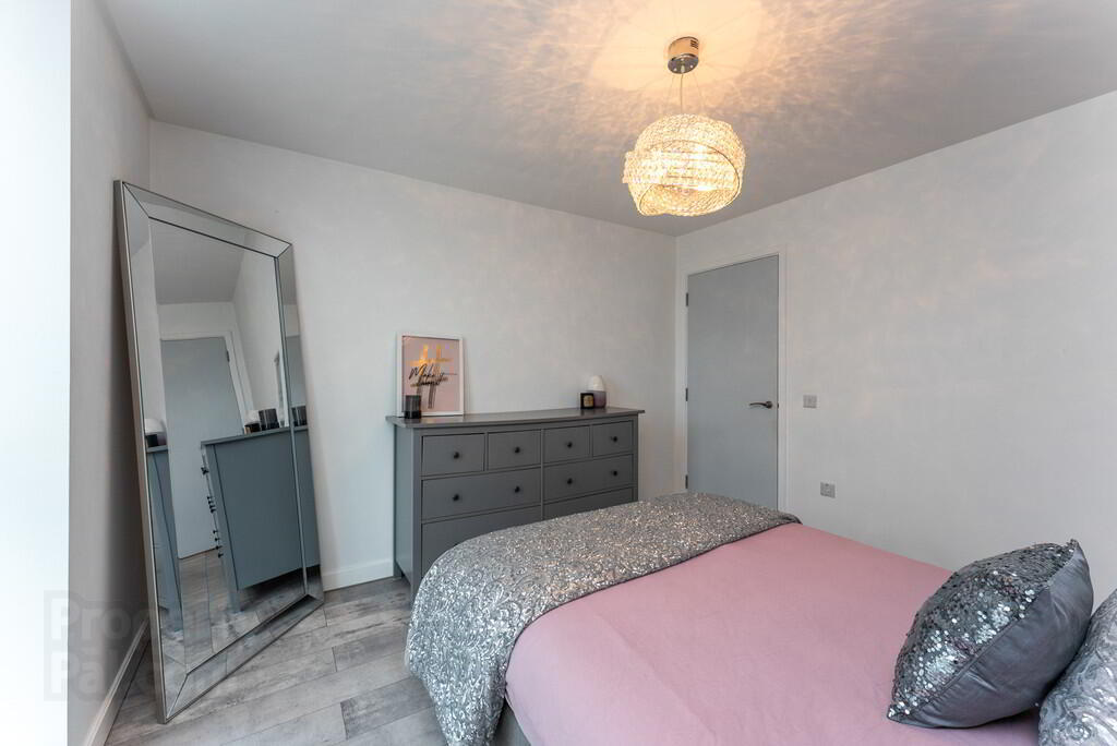 9-01, 62 Donegall Quay 6 of 12