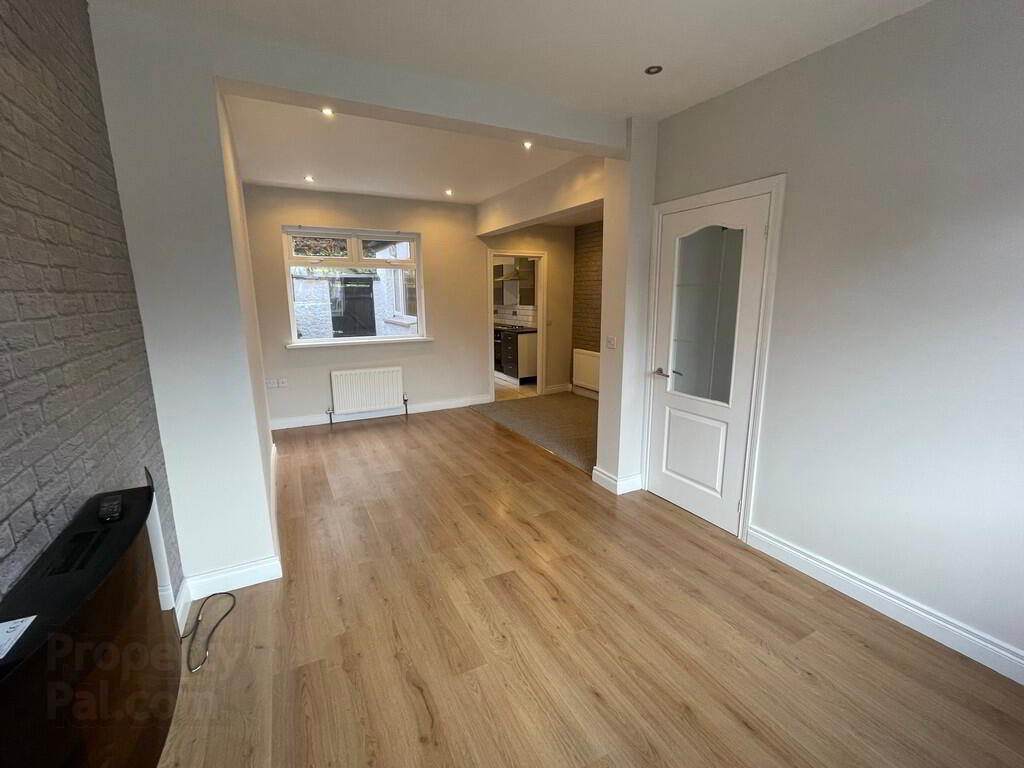 81 Strandburn Drive 5 of 13