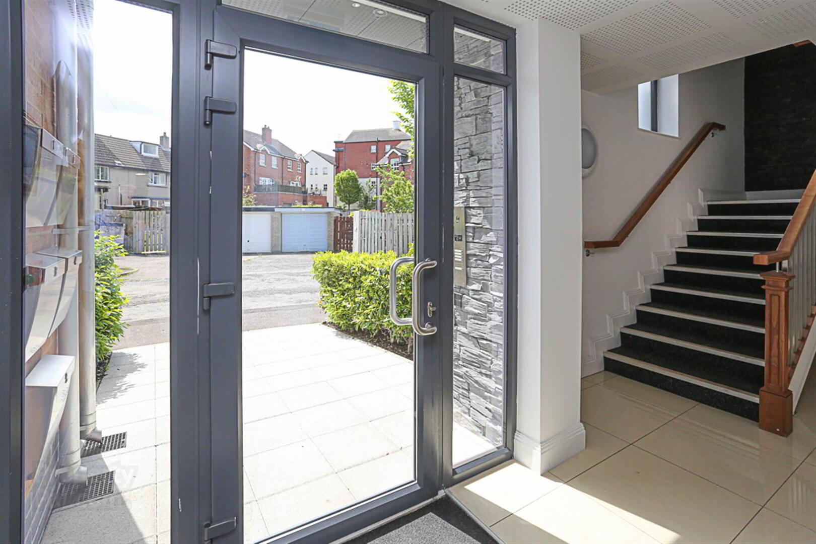 Apt 4, 15 Priory Park 4 of 18