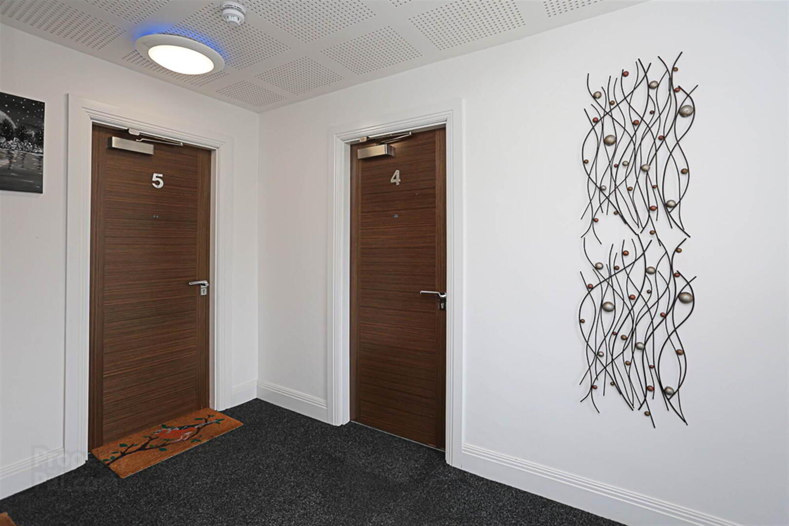Apt 4, 15 Priory Park 5 of 18
