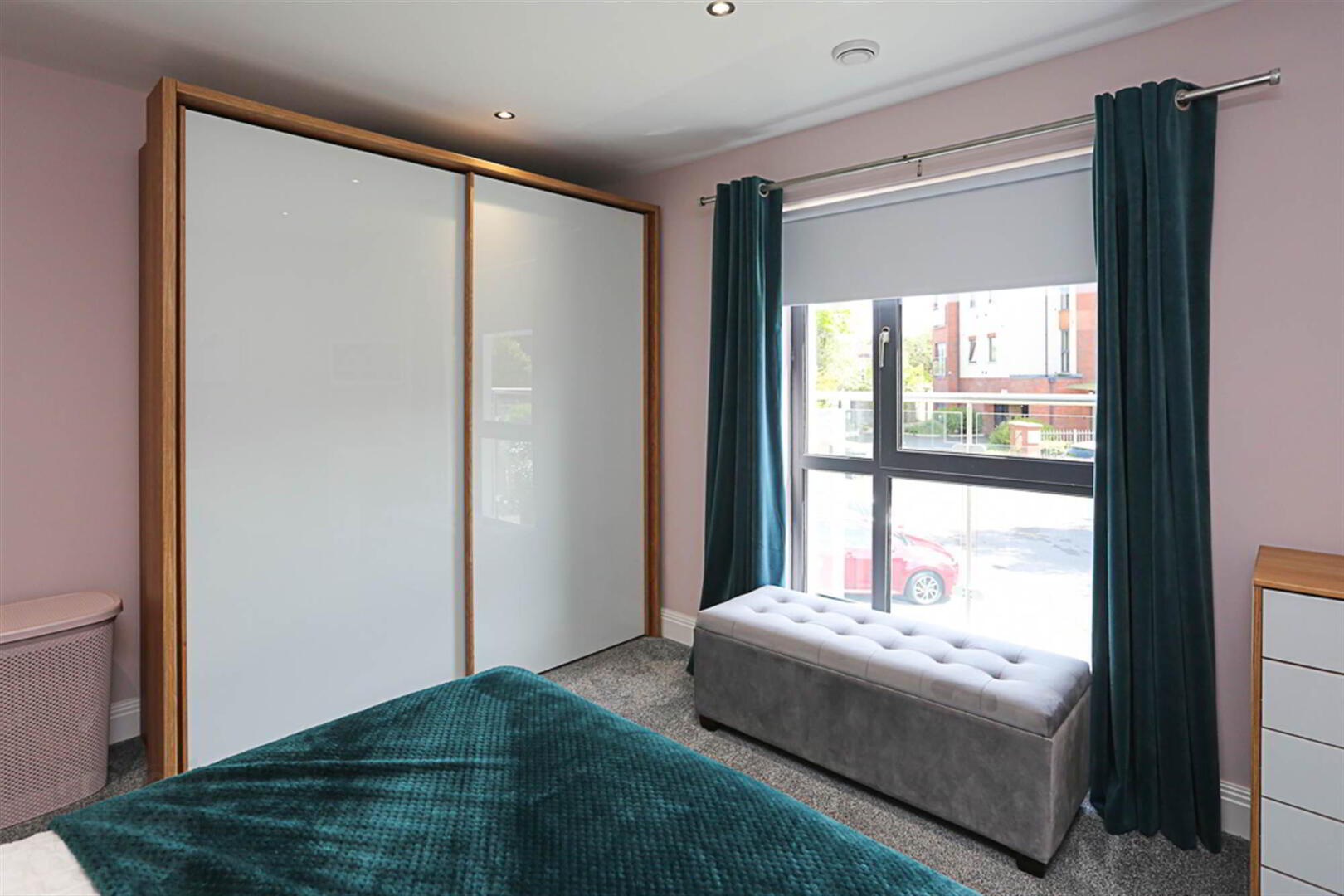 Apt 4, 15 Priory Park 14 of 18