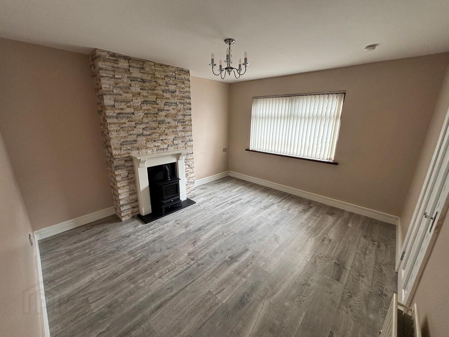 17 Cambrai Drive 3 of 16