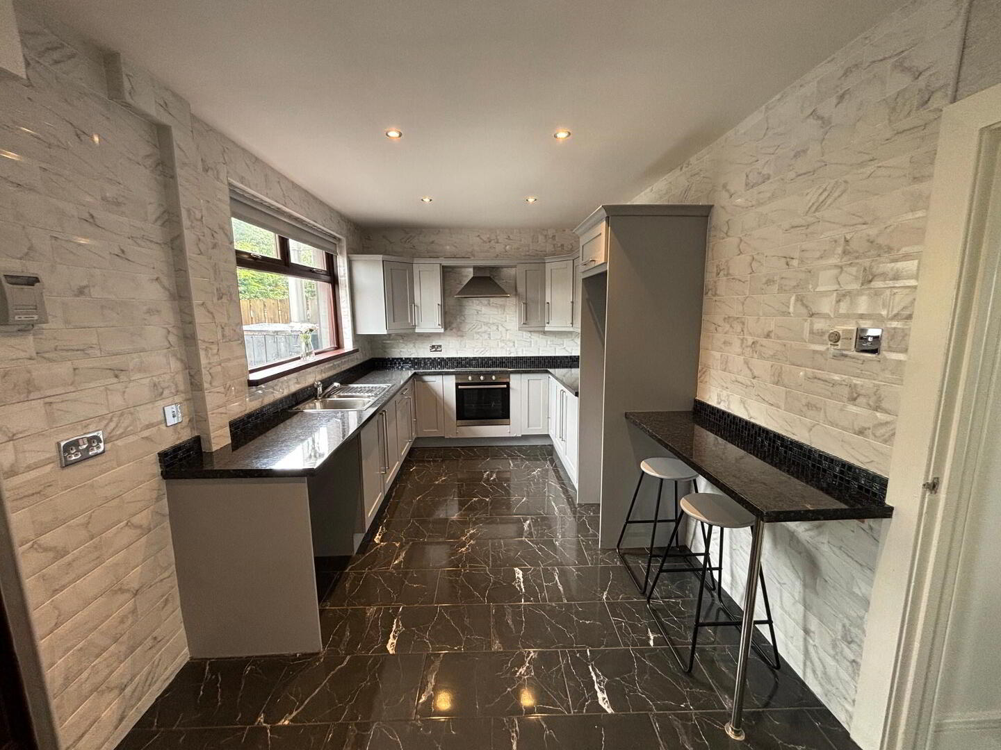 17 Cambrai Drive 4 of 16