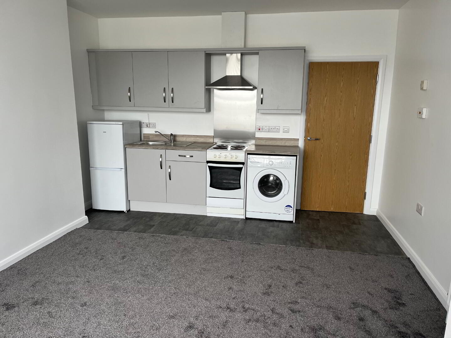 62e Eglinton Street 1 of 8