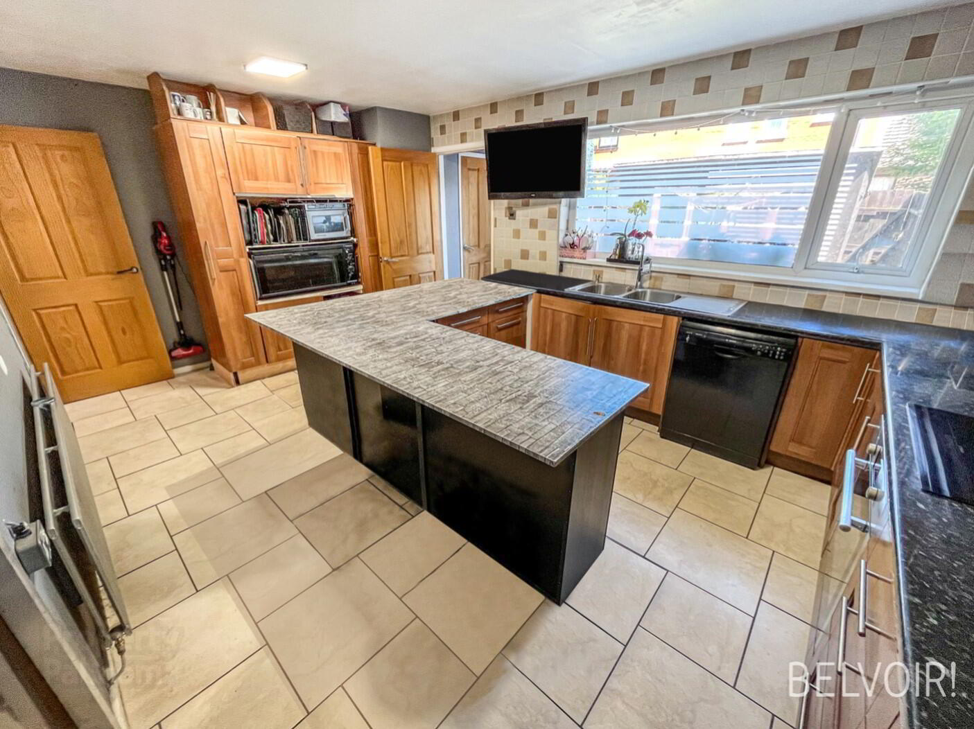 16 Rushmore Crescent 4 of 12